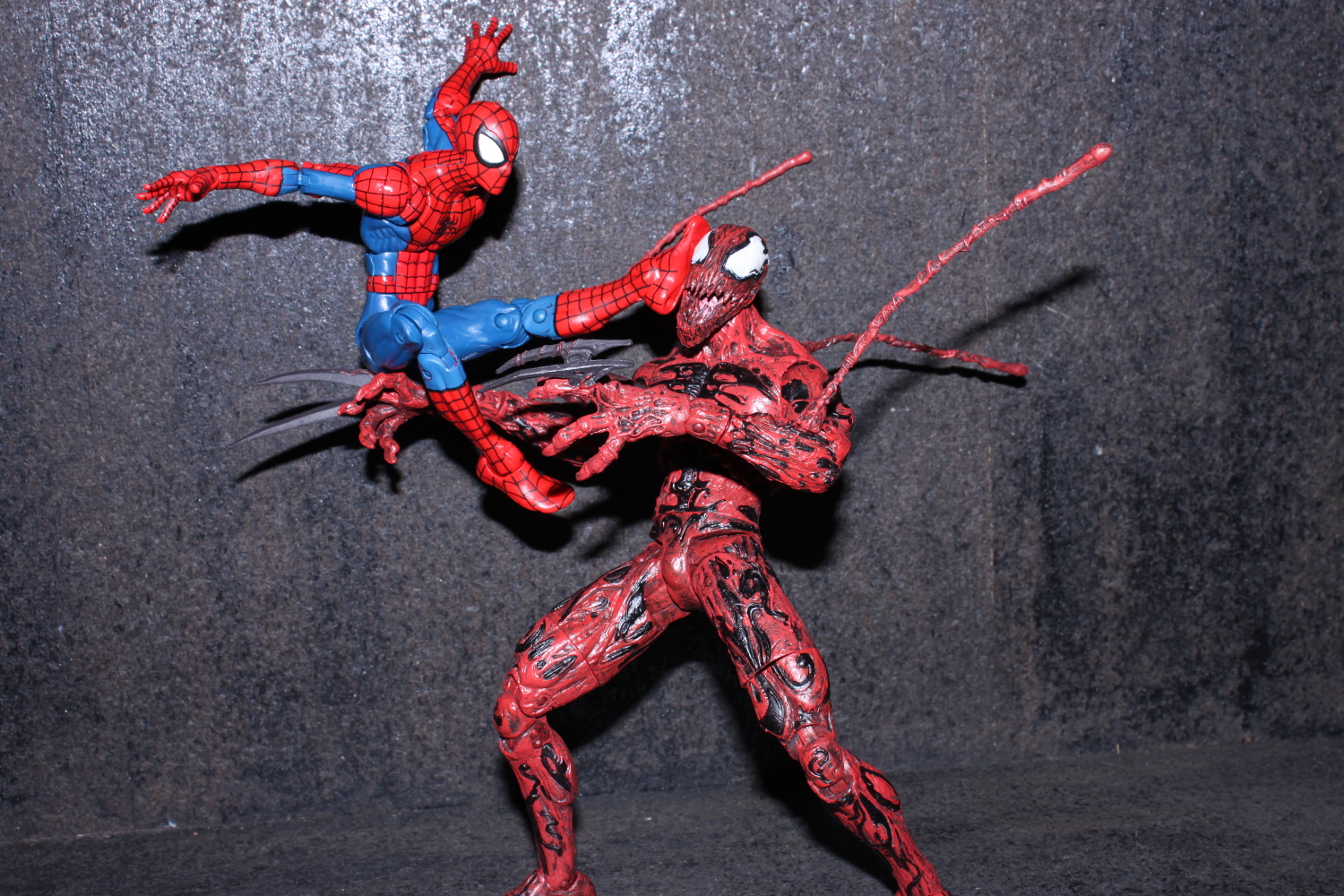 Marvel Select Carnage Figure review Spider Man Crawlspace