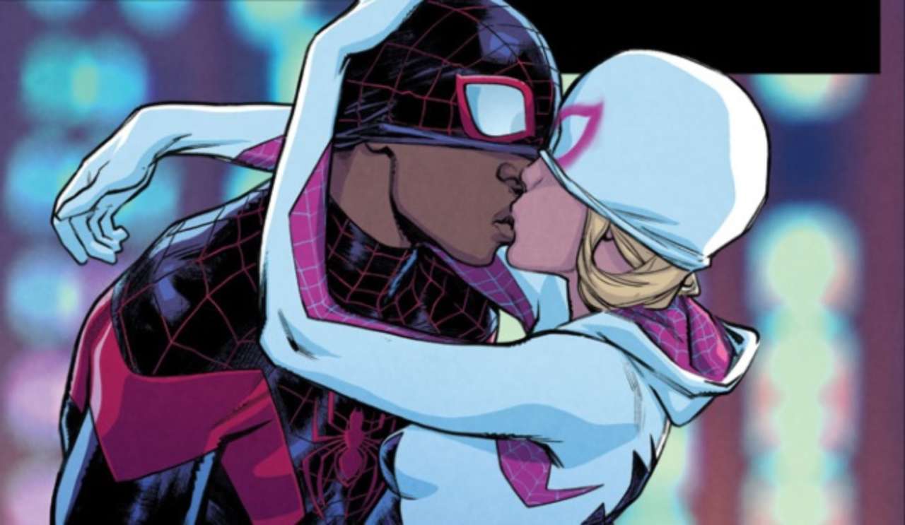 Wait - wrong Spider-Man/Gwen kiss.